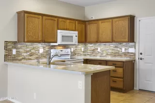 Photo #3: 6667846 Listing