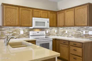 Photo #4: 6667846 Listing