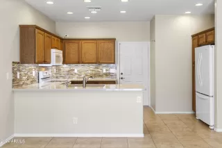 Photo #6: 6667846 Listing