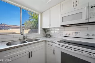 Photo #4: 6667936 Listing 