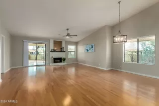 Photo #3: 6668056 Listing