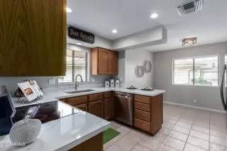 Photo #6: 6668056 Listing