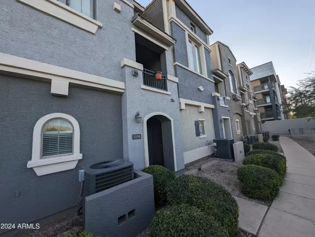 MLS: 6668084 Condo For Sale