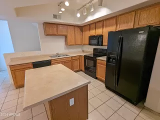 Photo #4: 6668084 Listing