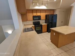 Photo #5: 6668084 Listing