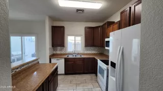 Photo #6: 6668394 Listing