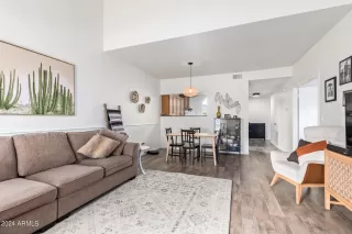 Photo #3: 6668577 Listing 