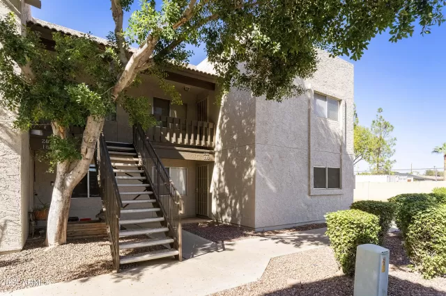 MLS: 6668601 Condo For Sale