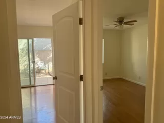 Photo #5: 6668750 Listing