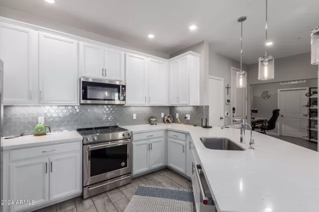 MLS: 6668888 Condo For Sale