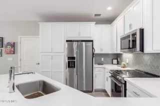 Photo #1: 6668888 Listing 