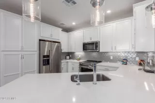 Photo #6: 6668888 Listing 