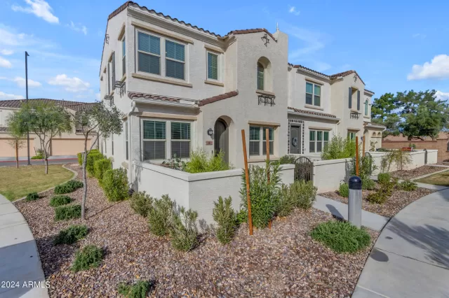 MLS: 6668931 Condo For Sale