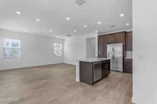 Photo #6: 6668931 Listing 