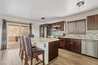 Photo #3: 6668961 Listing