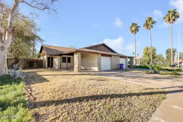 MLS: 6669261 Condo For Sale