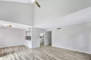 Photo #2: 6669345 Listing