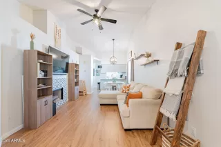 Photo #2: 6669593 Listing 