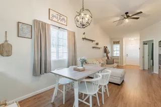 Photo #6: 6669593 Listing 