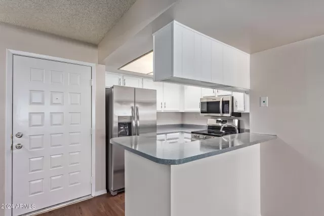 MLS: 6669599 Condo For Sale