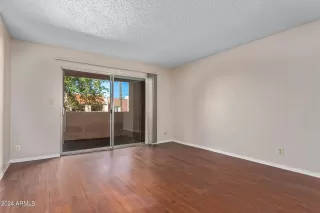 Photo #4: 6669599 Listing 