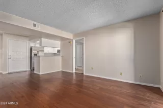 Photo #5: 6669599 Listing 