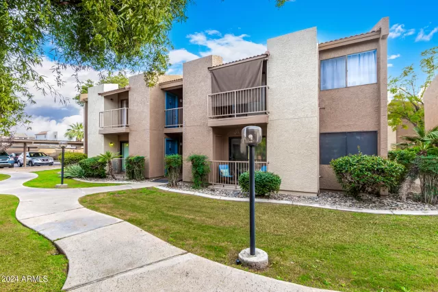 MLS: 6669604 Condo For Sale