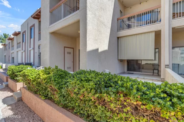 MLS: 6669606 Condo For Sale