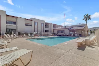 Photo #4: 6669606 Listing