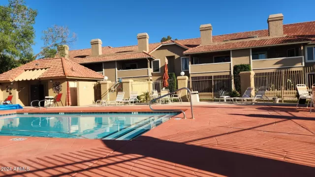 MLS: 6669616 Condo For Sale