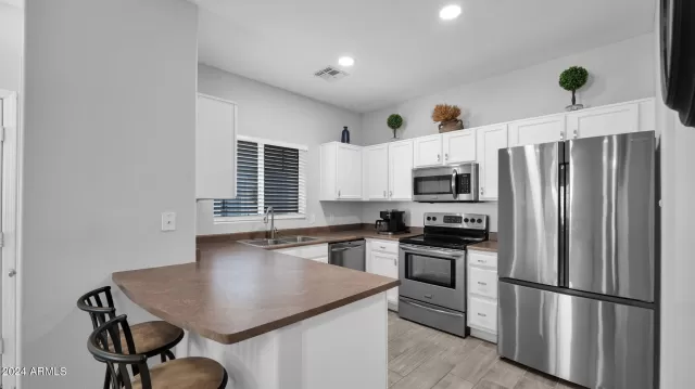 MLS: 6669623 Condo For Sale