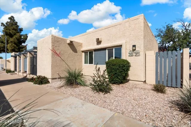 MLS: 6669812 Condo For Sale