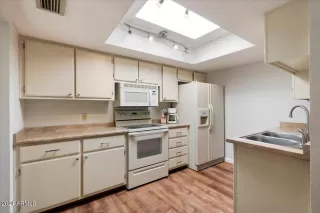 Photo #5: 6669812 Listing 