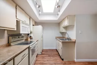 Photo #6: 6669812 Listing 