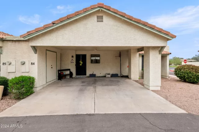 MLS: 6670017 Condo For Sale