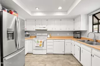 Photo #5: 6670017 Listing 