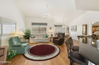 Photo #6: 6670198 Listing