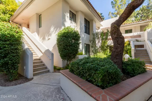 MLS: 6670251 Condo For Sale