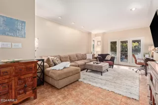 Photo #5: 6670251 Listing