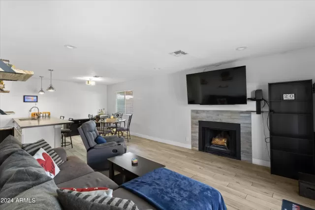 MLS: 6670379 Condo For Sale