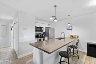 Photo #5: 6670379 Listing 