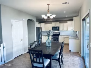 Photo #4: 6670537 Listing