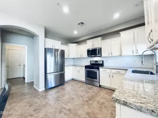 Photo #6: 6670537 Listing