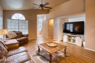 Photo #2: 6670597 Listing