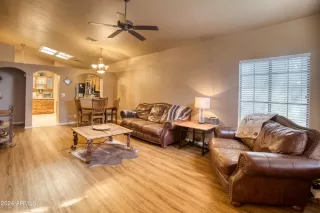 Photo #3: 6670597 Listing