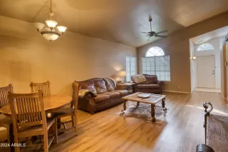 Photo #4: 6670597 Listing