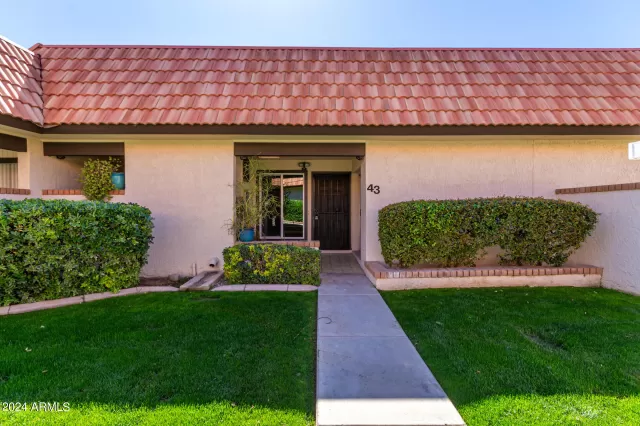 MLS: 6670901 Condo For Sale