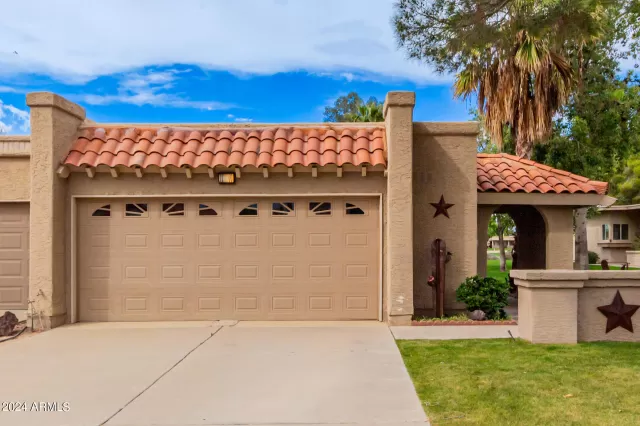 MLS: 6670935 Condo For Sale