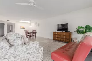 Photo #5: 6670935 Listing 