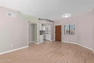 Photo #3: 6671113 Listing